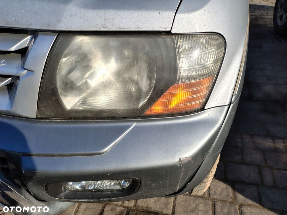 MITSUBISHI PAJERO III 5D LAMPA LEWA PRZÓD PRZEDNIA EU