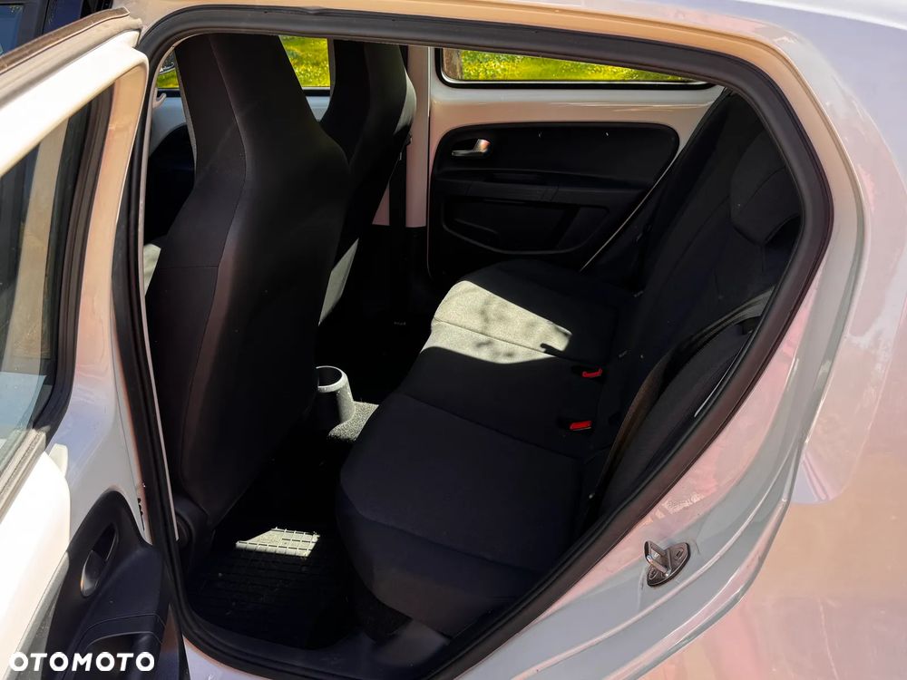 Volkswagen up! - 13