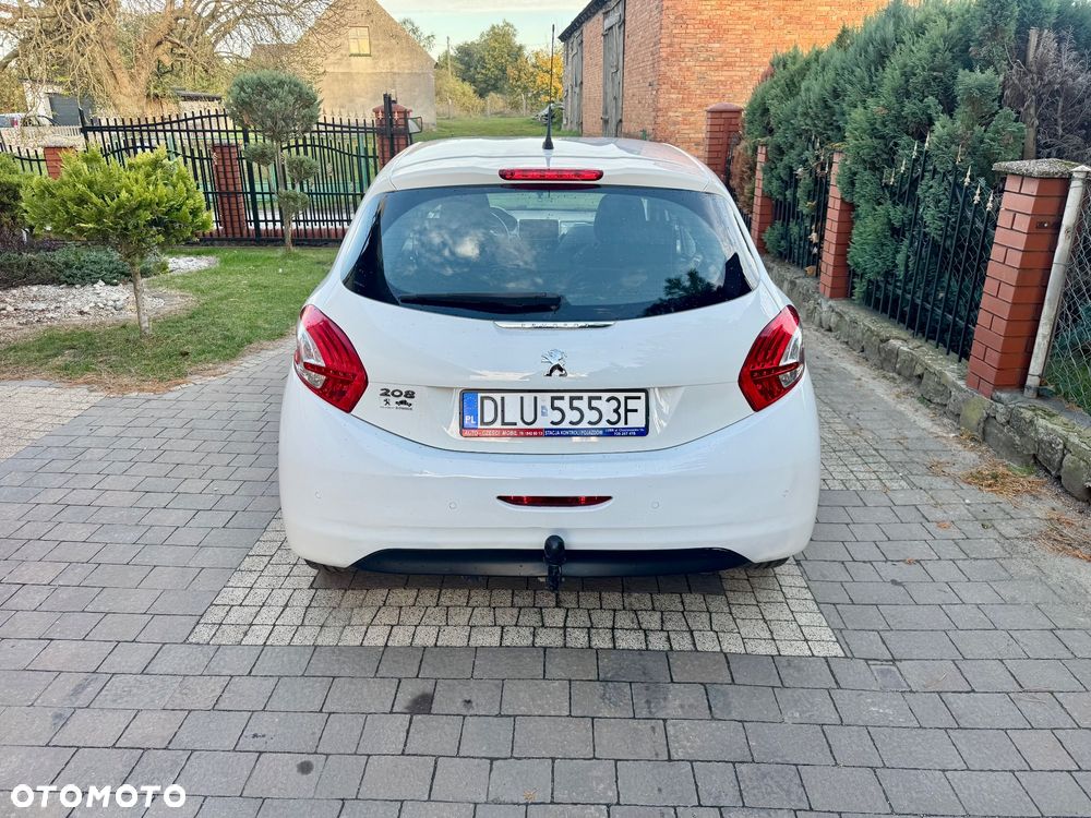Peugeot 208 - 5