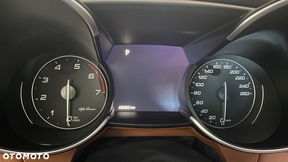 Alfa Romeo Giulia 2.0 Turbo Veloce Q4 - 13