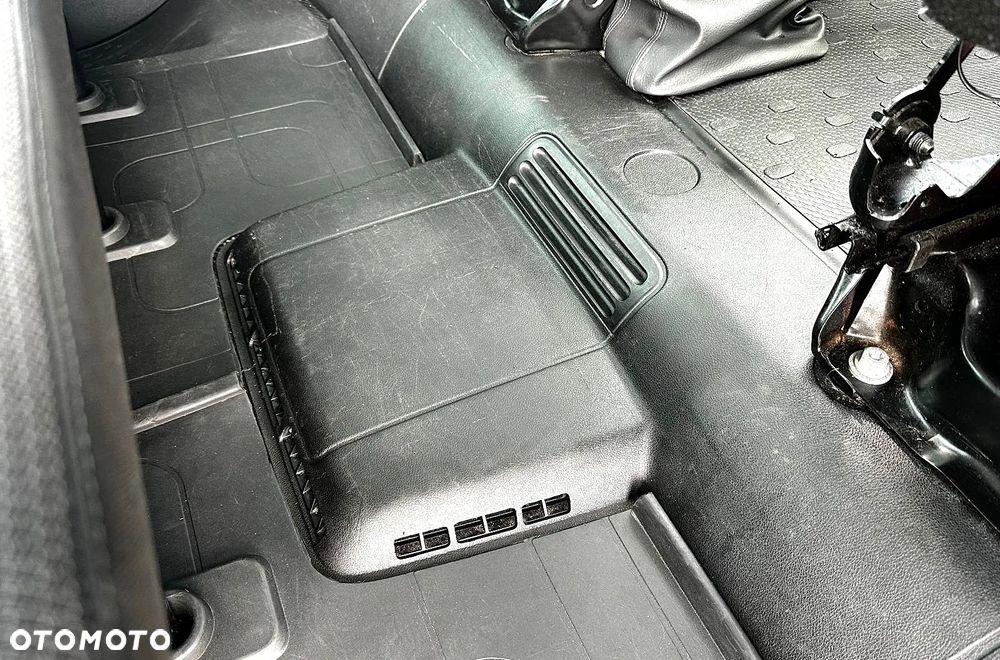 Renault Trafic 2.0 dCi EDC - 16