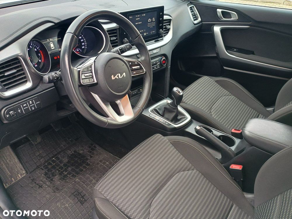 Kia Ceed 1.5 T-GDI M - 10