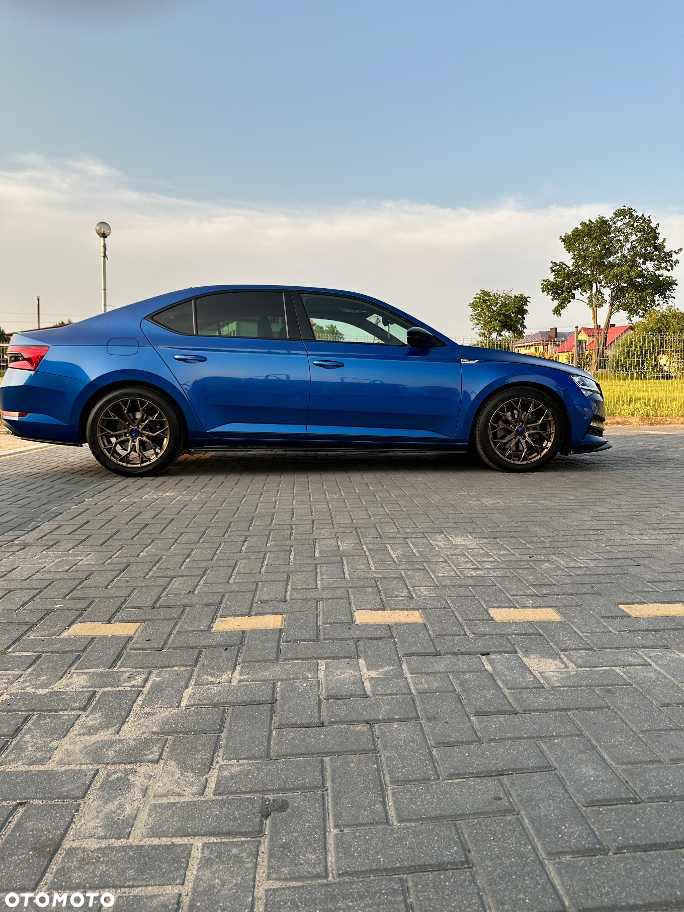 Skoda Superb 2.0 TDI DSG Sportline - 11