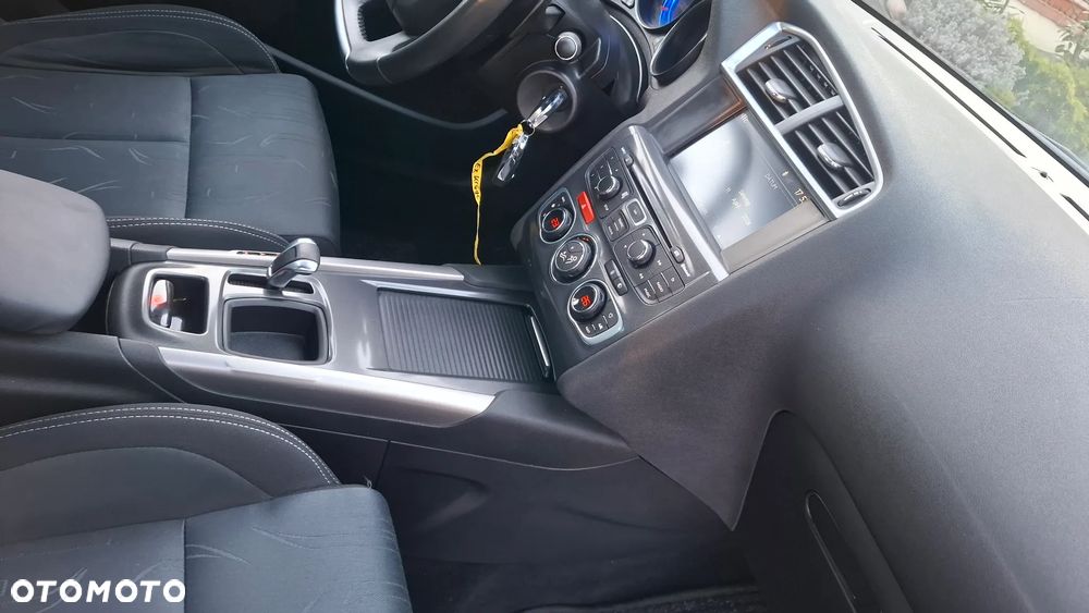 Citroën C4 e-HDi 115 ETG6 Exclusive - 11