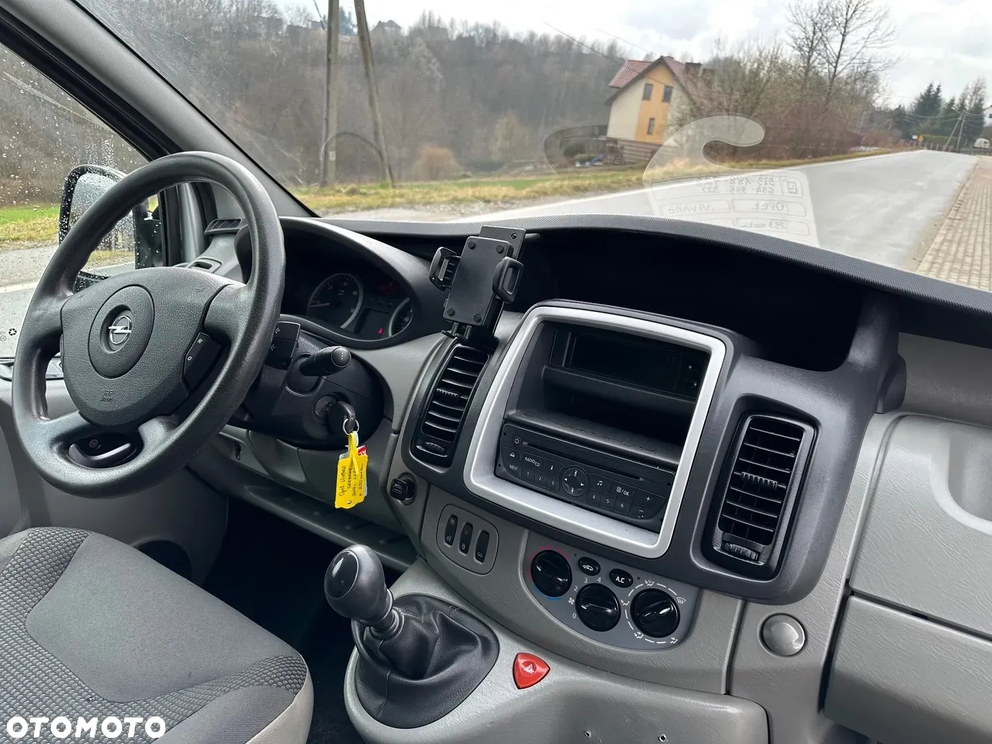 Opel Vivaro - 24