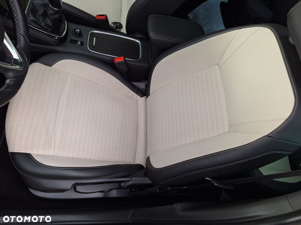 Opel Astra 1.4 Turbo Innovation - 13