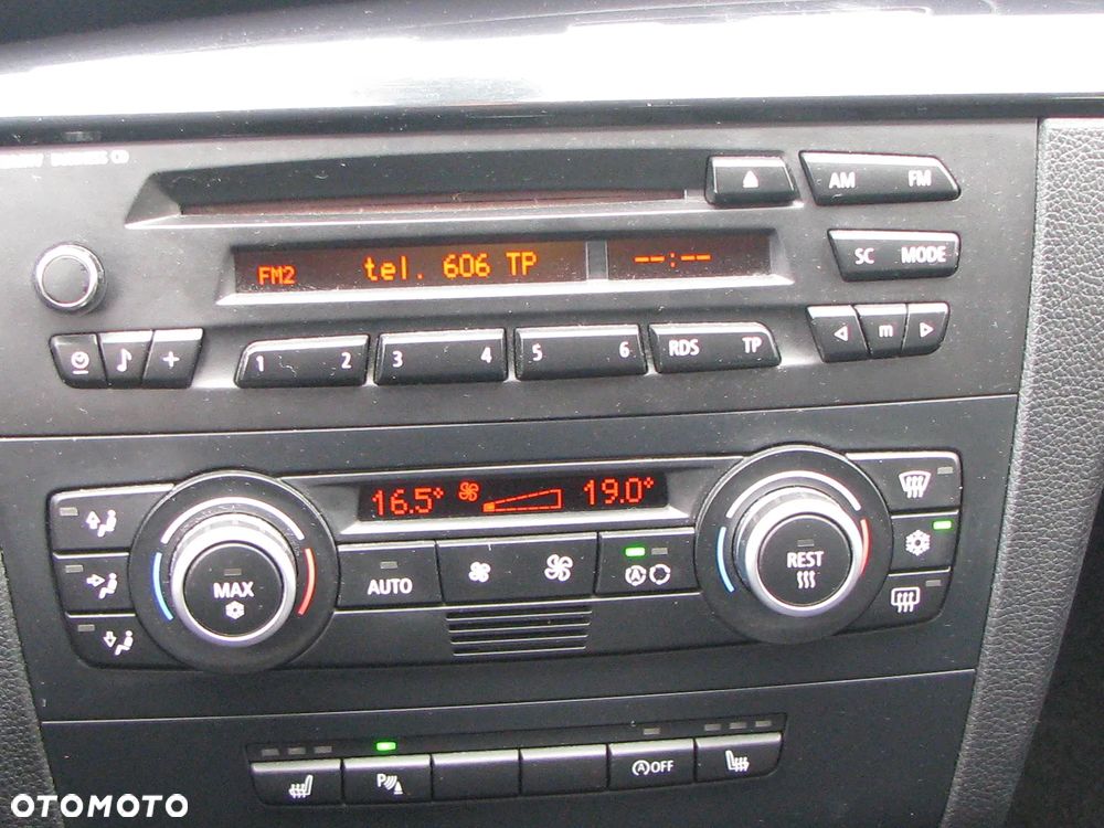 BMW Seria 1 118d DPF - 17