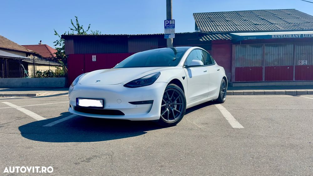 Tesla Model 3 Langstreckenbatterie Allradantrieb Dual Motor - 1