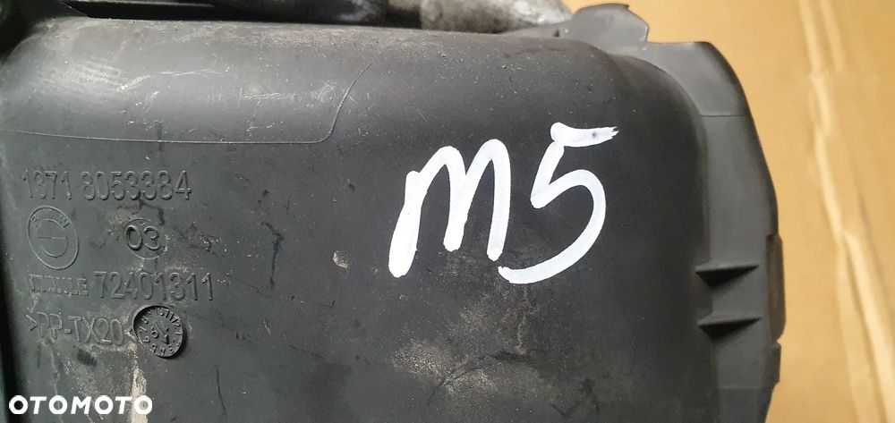 Wlot dolot kanał powietrza BMW M5 G30 F90 8053384 - 5