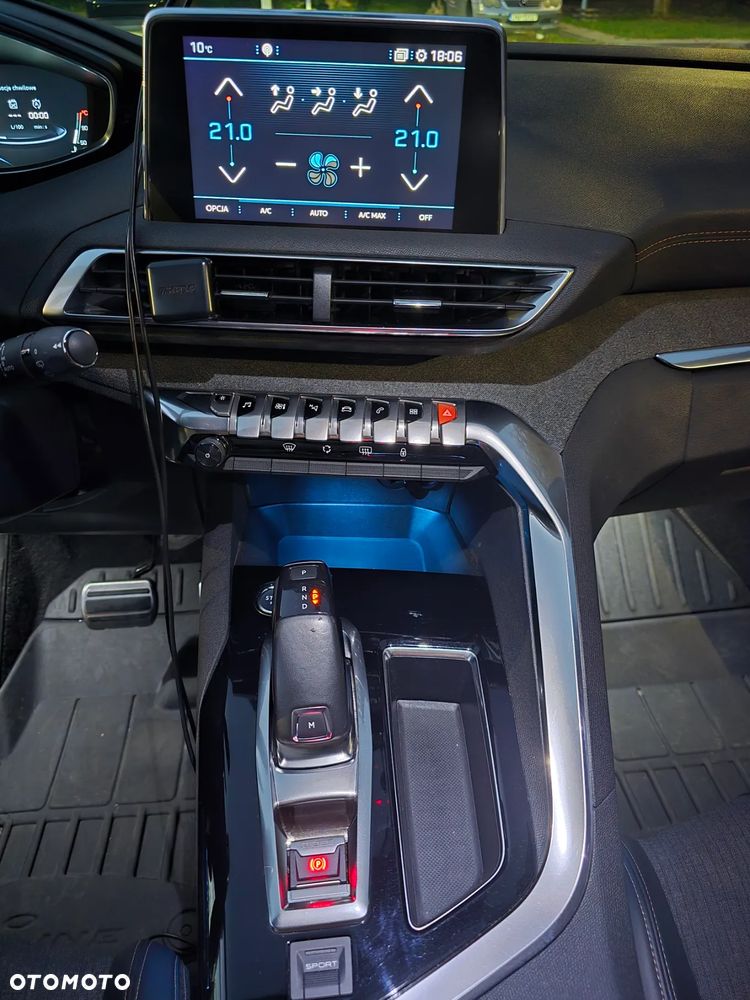 Peugeot 5008 THP 165 EAT6 Stop & Start Allure - 28