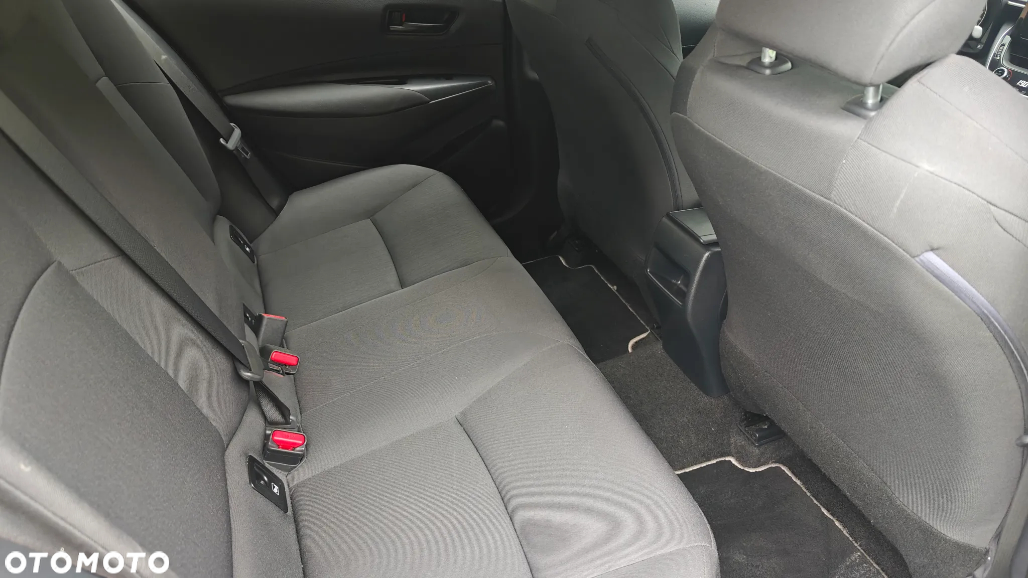 Toyota Corolla 1.8 Hybrid Comfort - 14