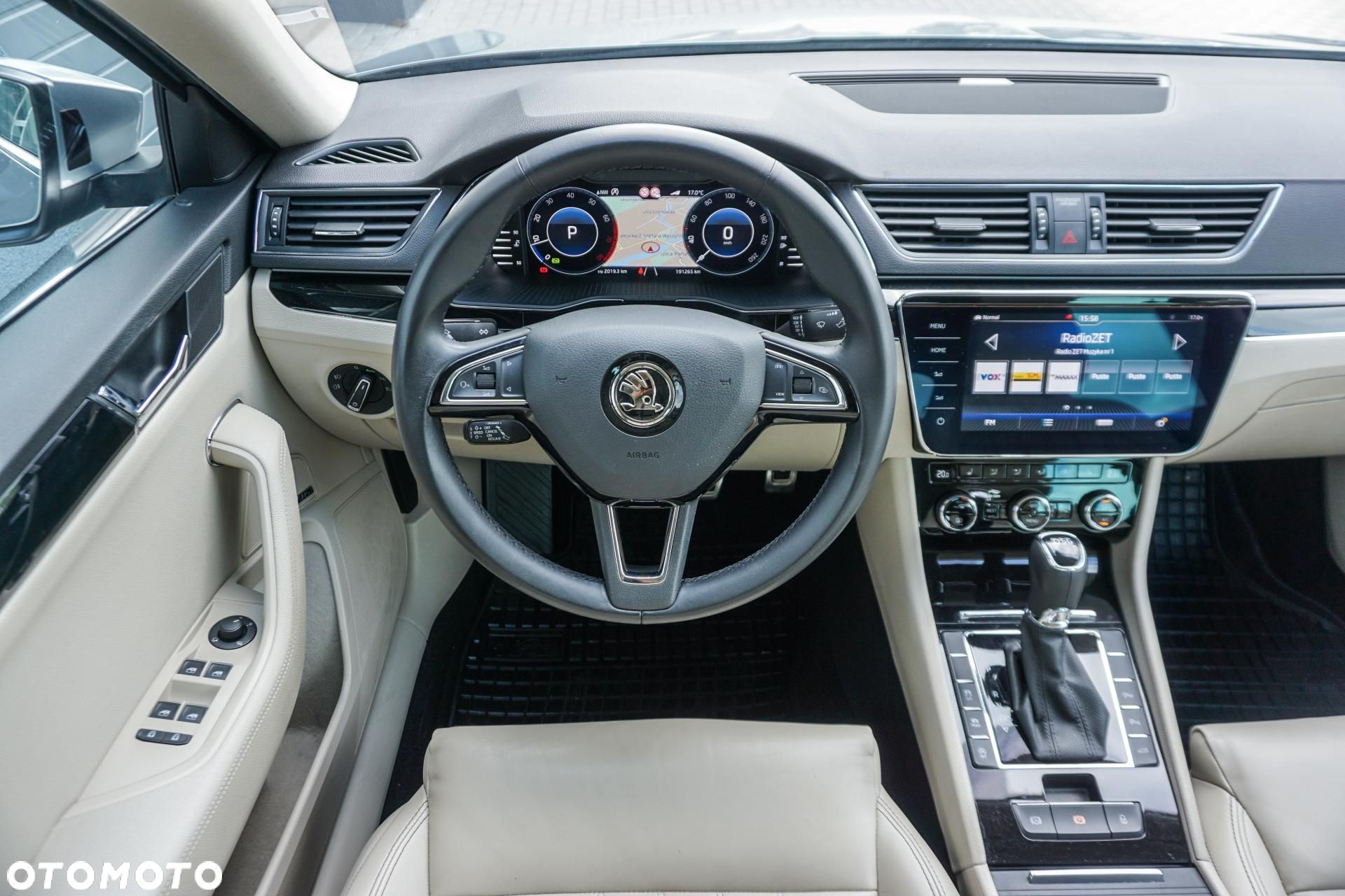Skoda Superb 2.0 TSI L&K DSG - 19