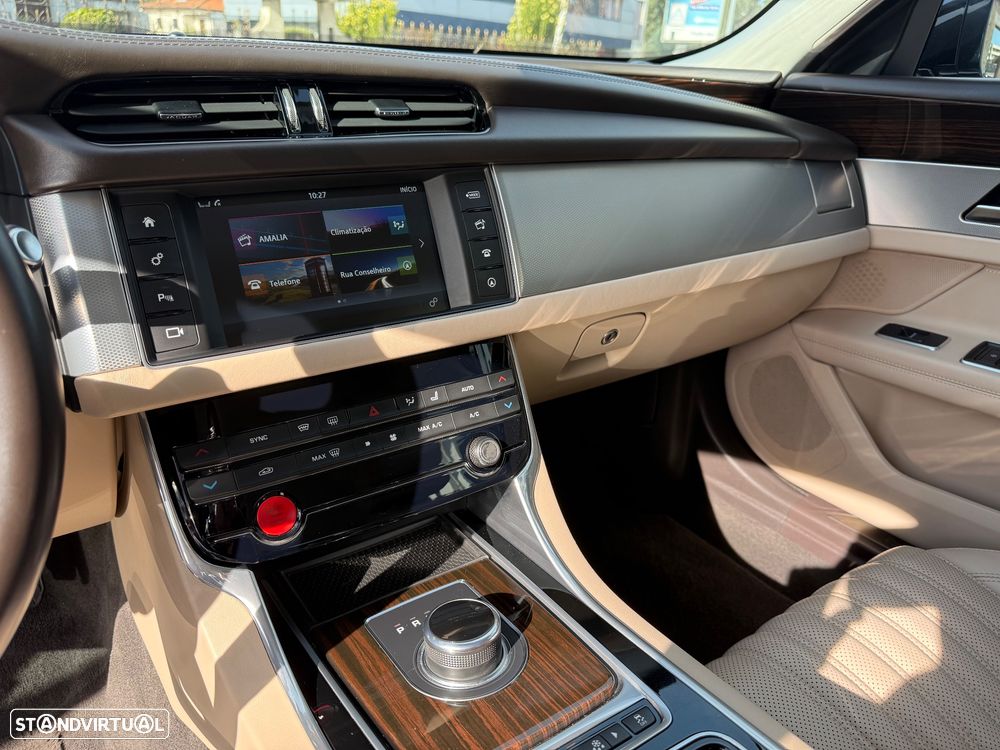 Jaguar XF 2.0 D Prestige Aut. - 29