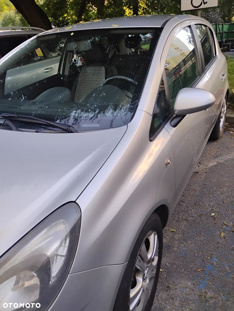 Opel Corsa 1.4 16V Cosmo - 3