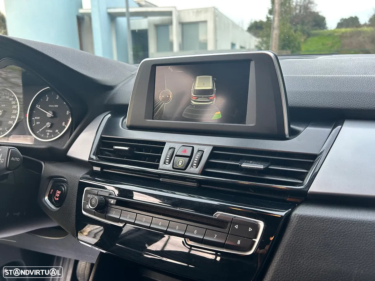 BMW 214 Gran Tourer d Advantage - 25