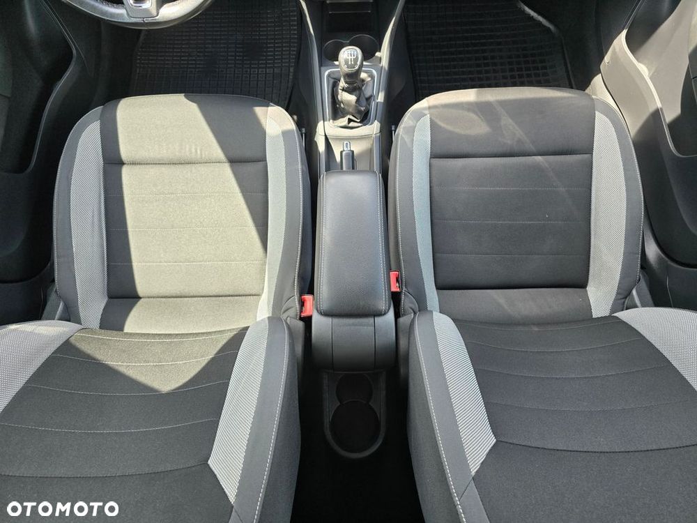 Skoda RAPID 1.2 TSI Ambition - 17