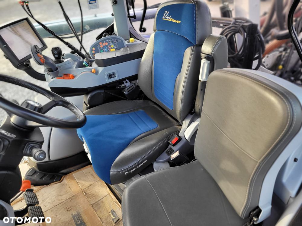 New Holland T7.270 Auto Command - 11