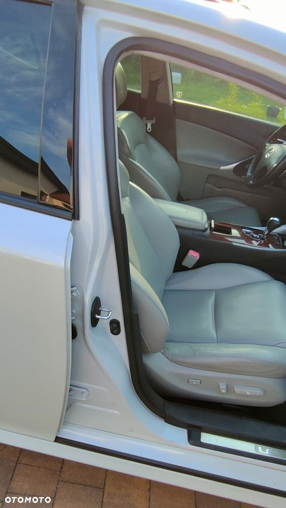 Lexus IS 250 F Sport - 12
