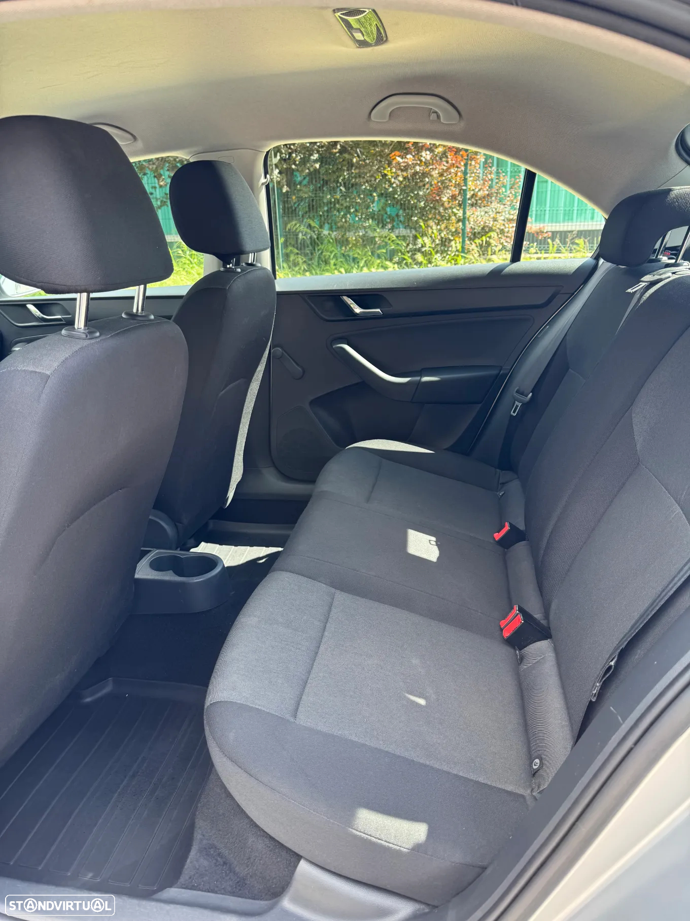 Skoda Rapid 1.2 TSI Active - 8