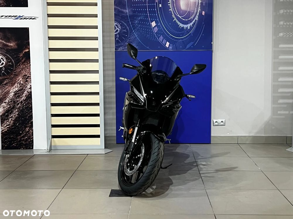 Yamaha R3 - 10