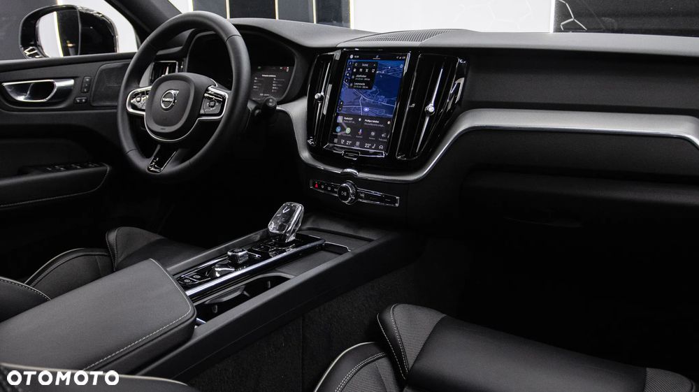 Volvo XC 60 B5 B AWD Plus Dark - 15