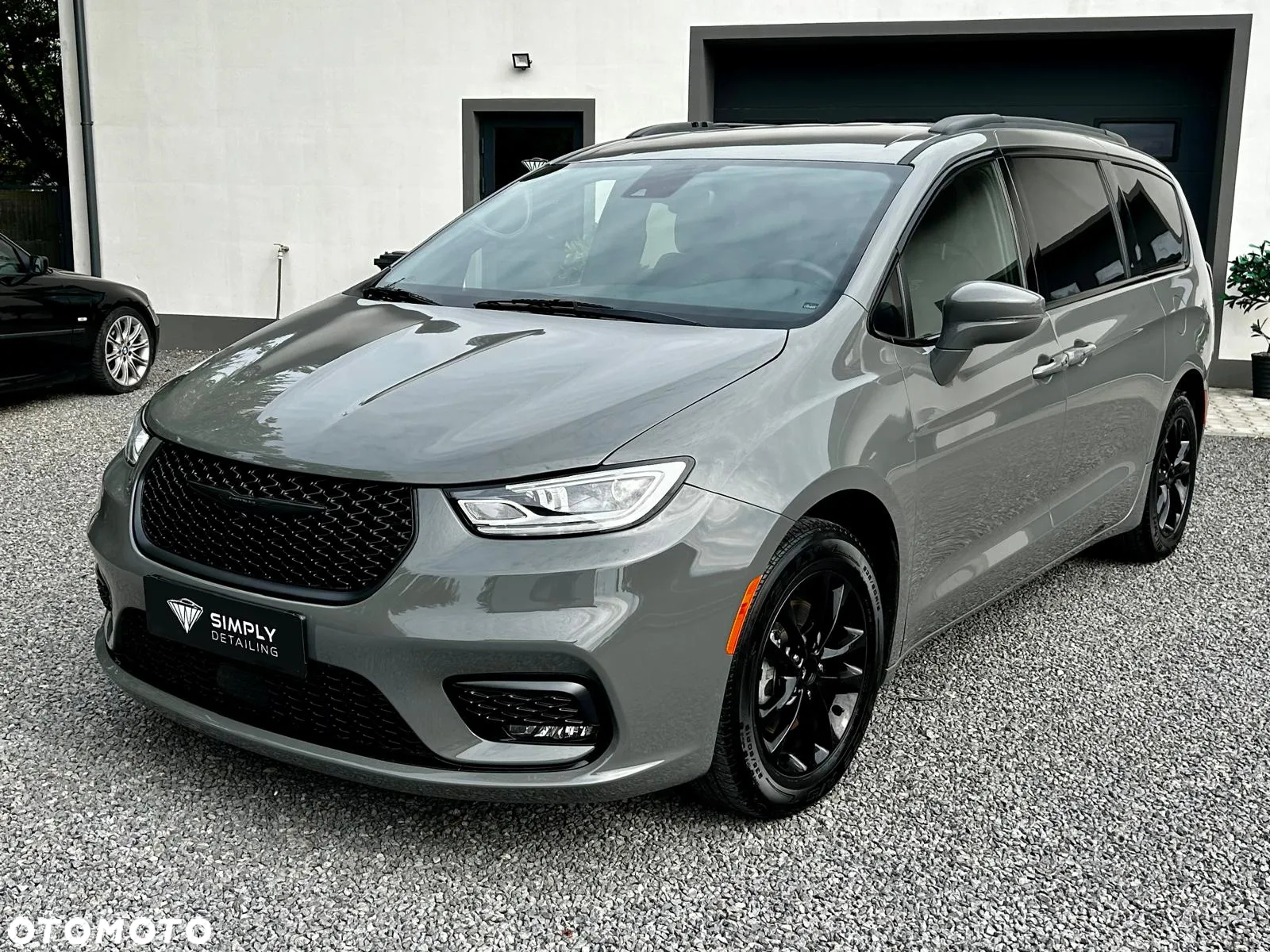 Chrysler Pacifica - 37