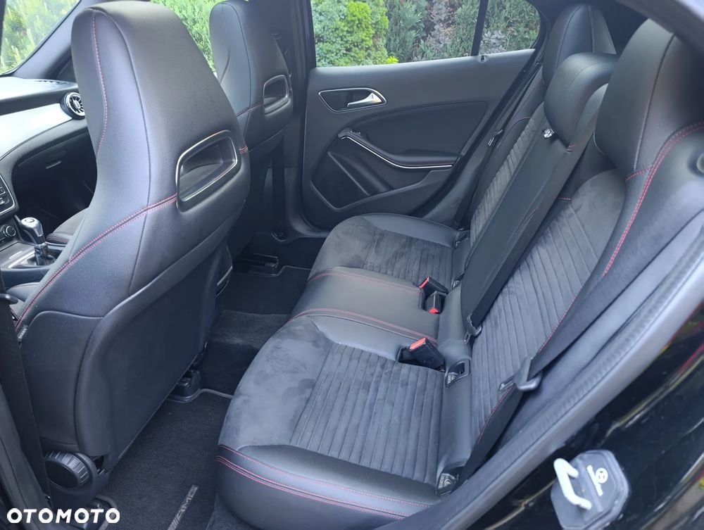 Mercedes-Benz GLA 250 AMG Line - 29