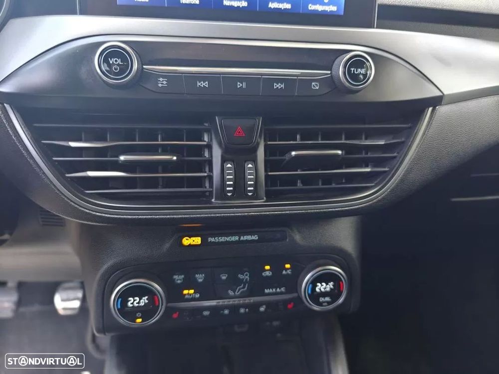 Ford Focus 1.0 EcoBoost MHEV ST-Line - 36