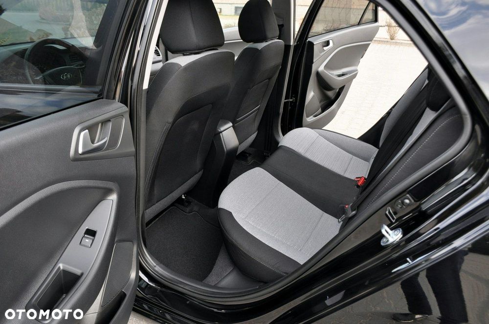 Hyundai i20 - 20