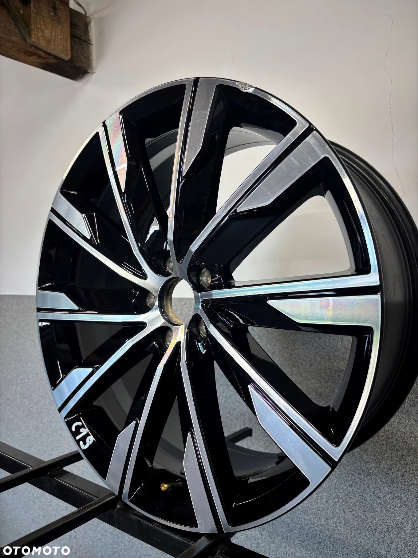 1 FELGA ALU. VOLVO V60,S60 R-GESIGN 20'' 8J ET45 - 3