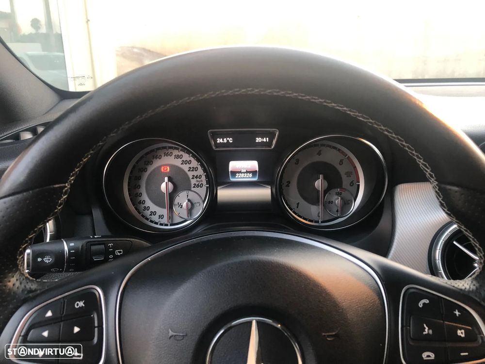 Mercedes-Benz CLA 180 d Shooting Brake Urban - 12