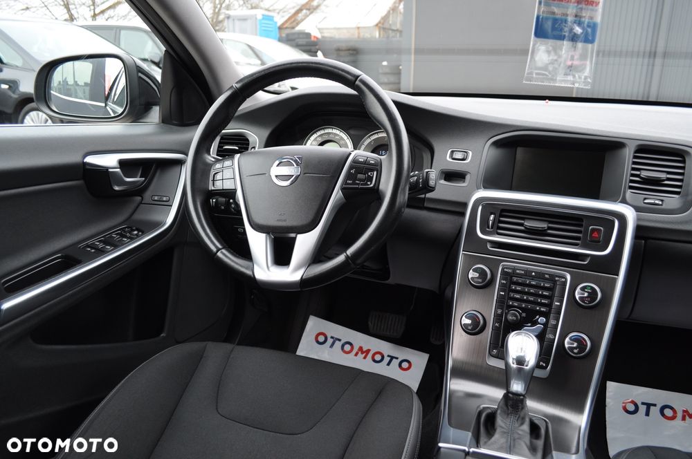 Volvo V60 D4 Geartronic Momentum - 20