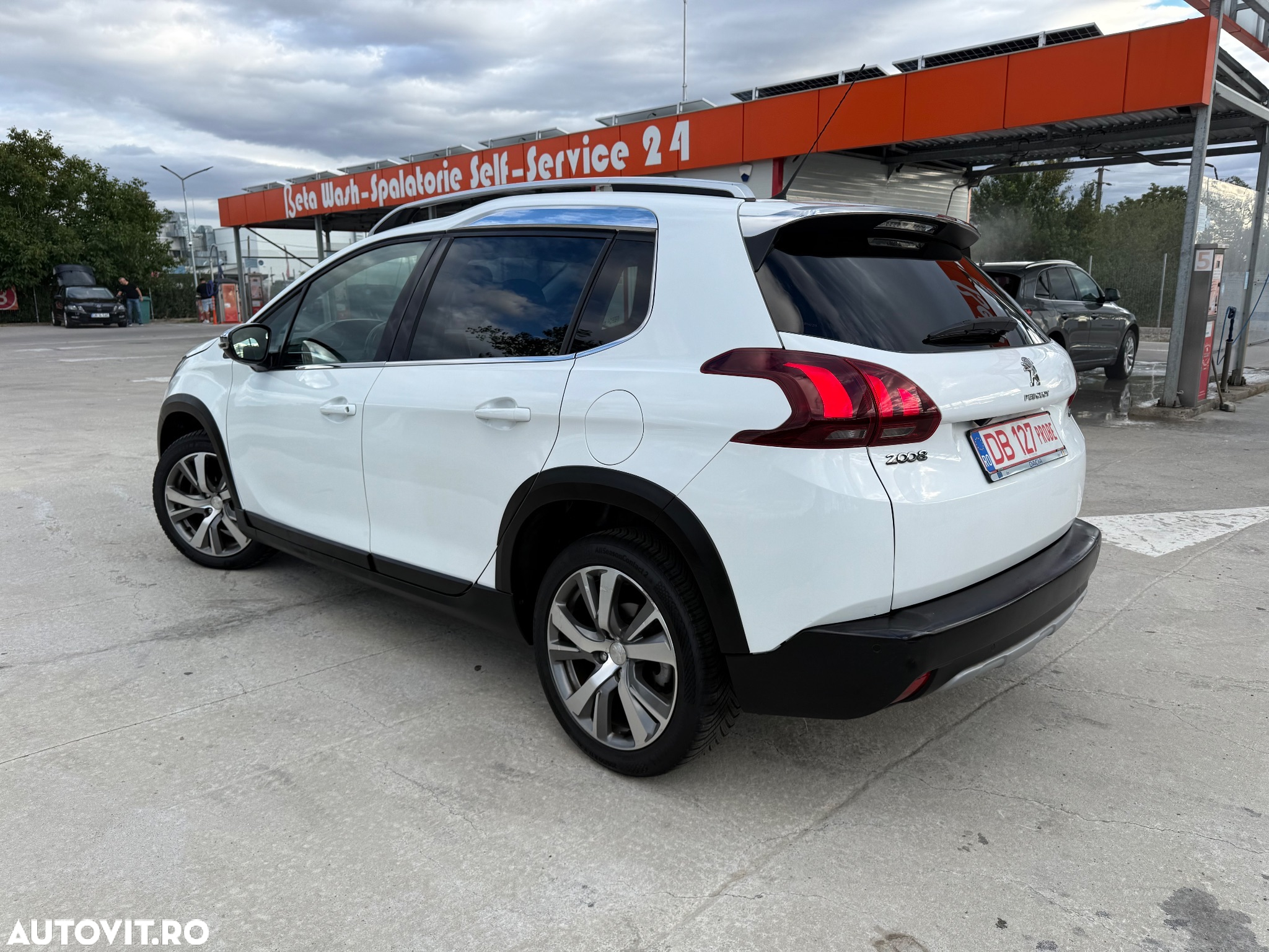 Peugeot 2008 1.2 PureTech Turbo EAT6 S&S GT-Line - 3
