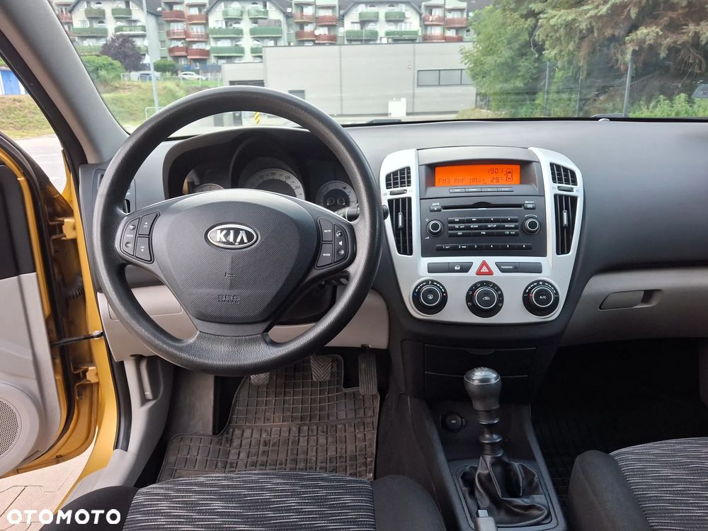 Kia Ceed - 15