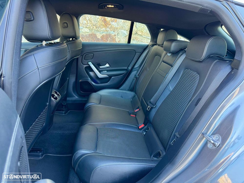 Mercedes-Benz CLA 180 7G-DCT Progressive - 34