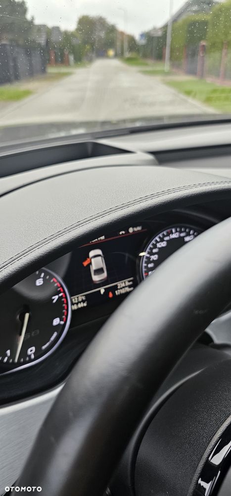 Audi S8 - 25