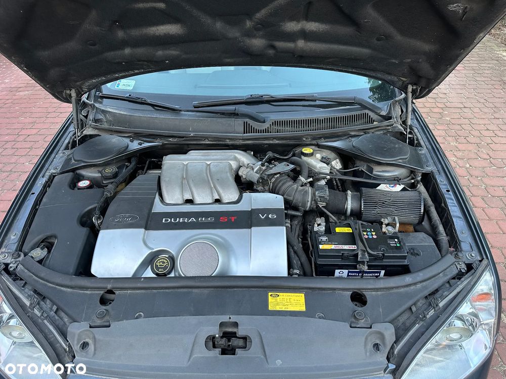 Ford Mondeo V6 ST 220 - 21