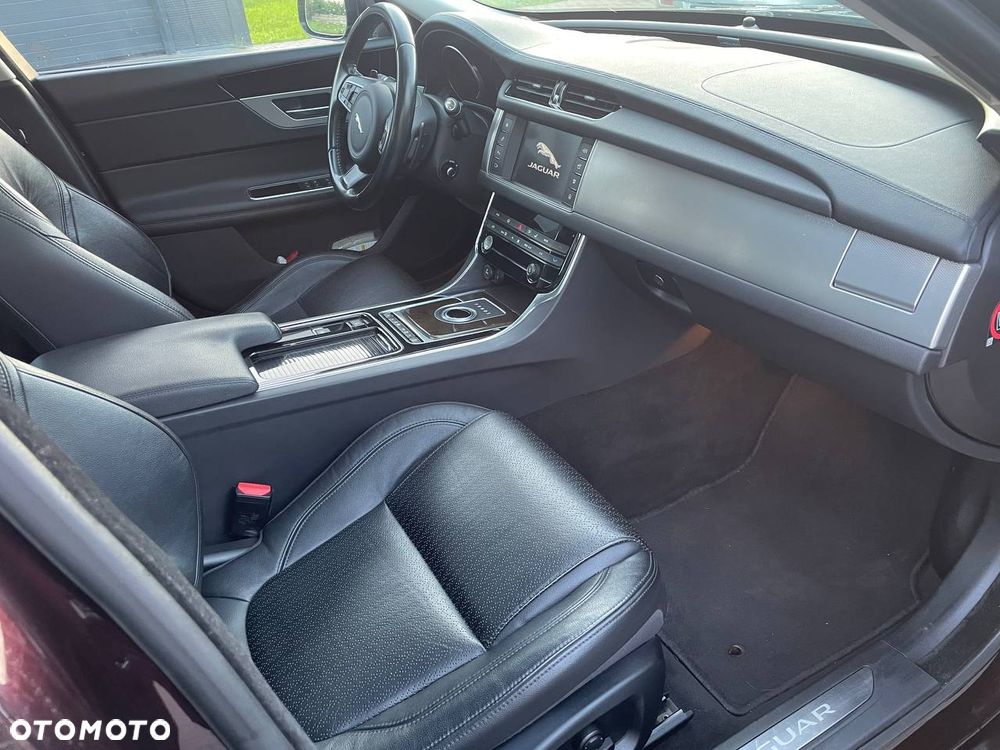 Jaguar XF 20d R-Sport Ingenium Edition - 16