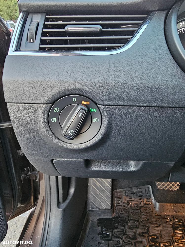 Skoda Octavia 2.0 TDI 4X4 DSG Style - 24