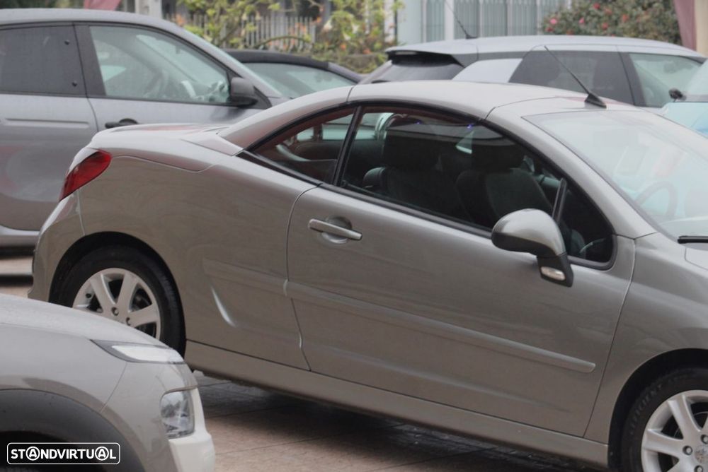 Peugeot 207 CC 1.6 HDi FAP - 29
