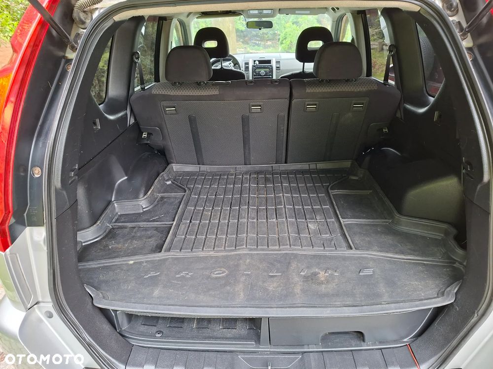 Nissan X-Trail 2.0 XE - 12