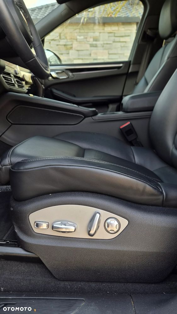 Porsche Macan T - 19