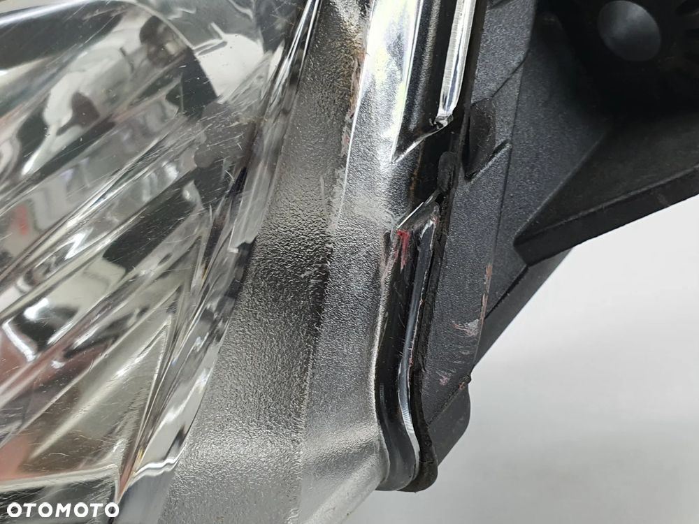 LAMPA PRZOD REFLEKTOR  DUCATI PANIGALE 899 PANIGALE 1199 - 17