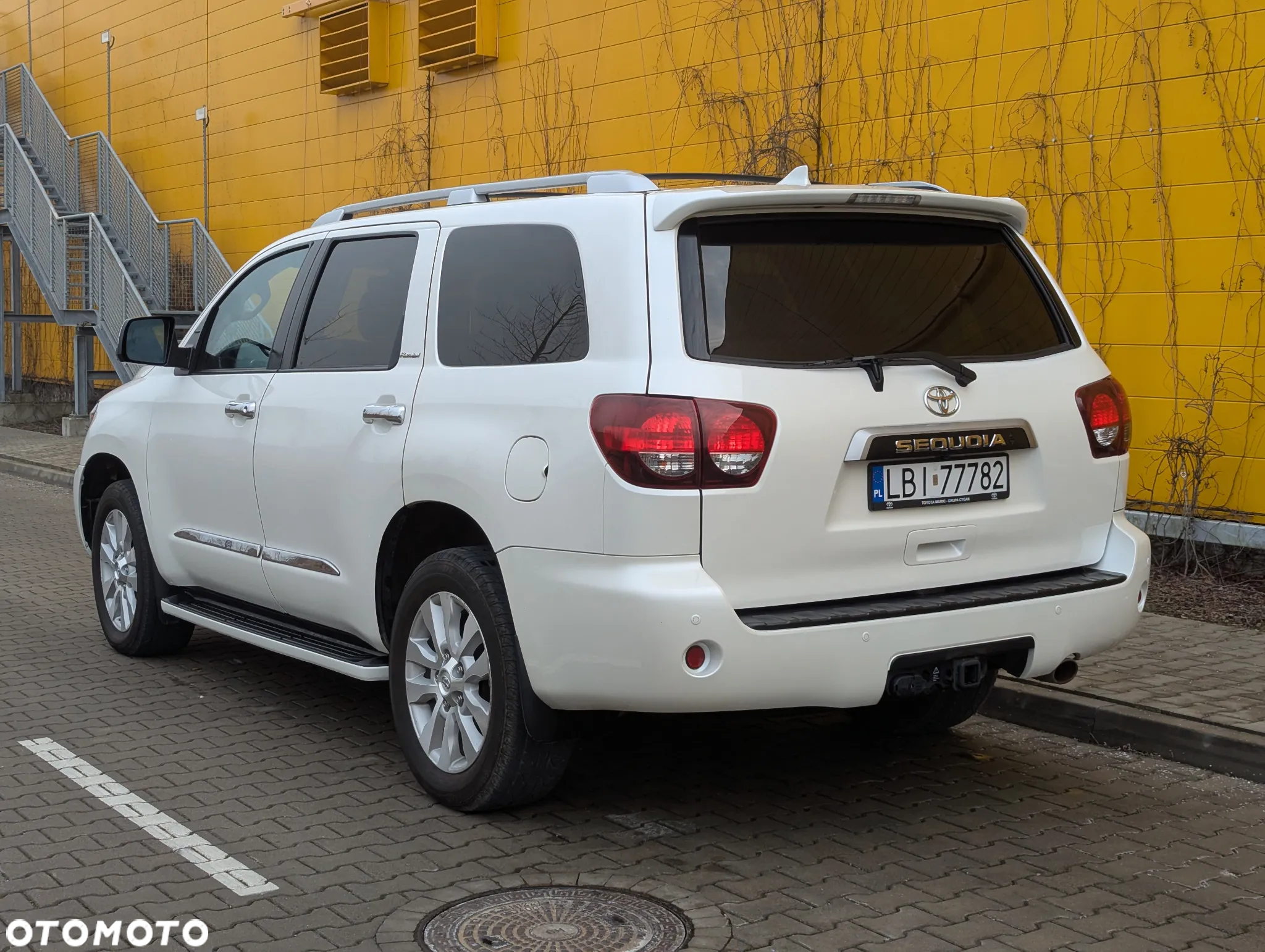 Toyota Sequoia - 4