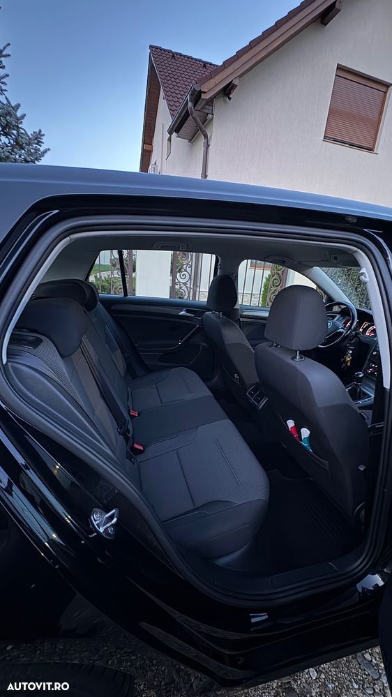 Volkswagen Golf - 21