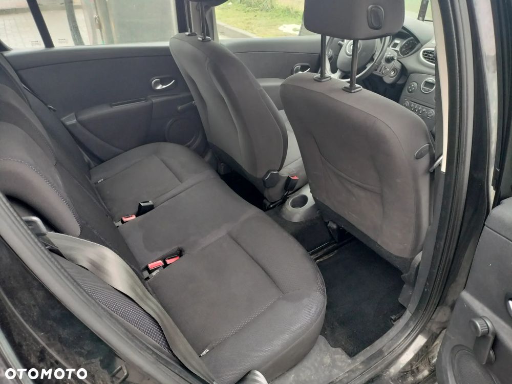 Renault Clio 1.2 16V 75 Dynamique - 19