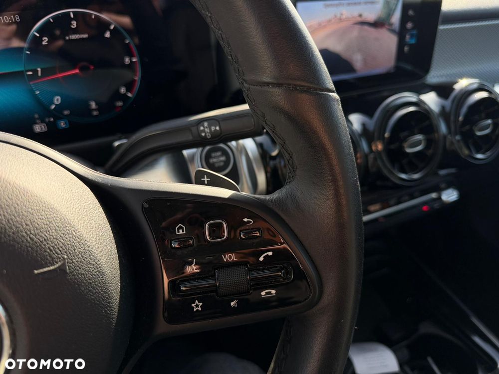 Mercedes-Benz GLB - 25