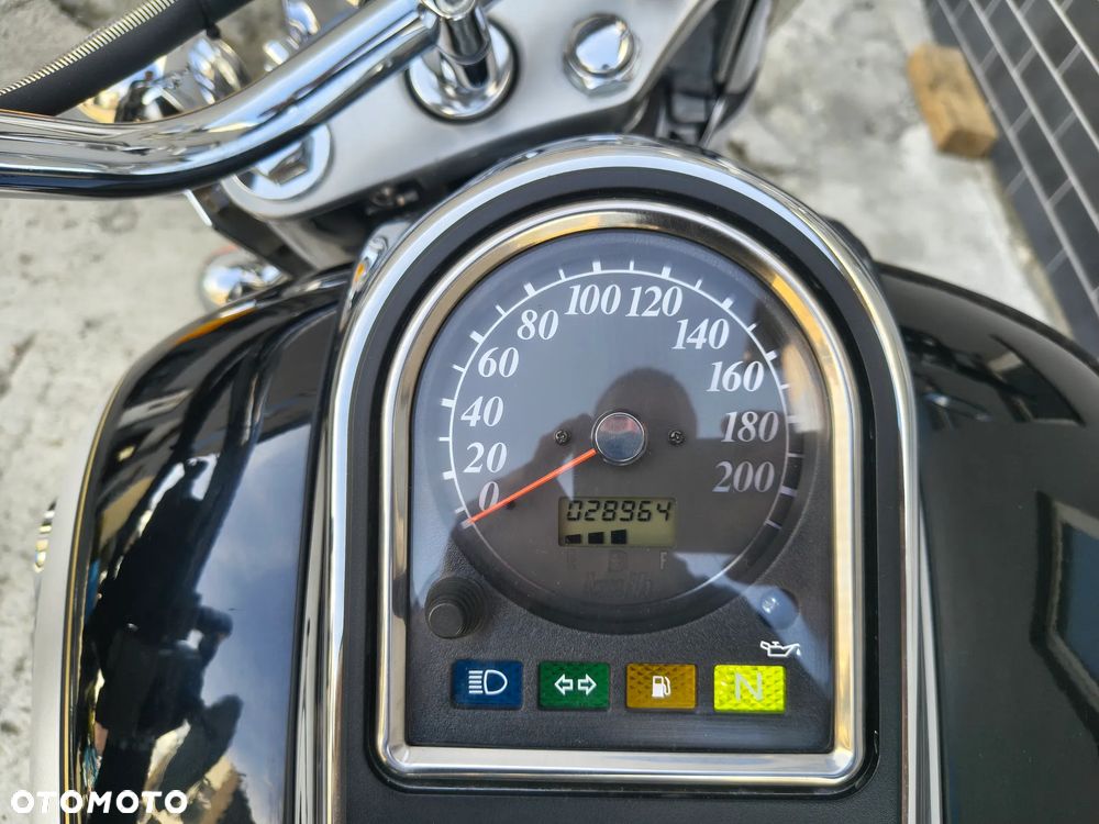 Suzuki Intruder - 9