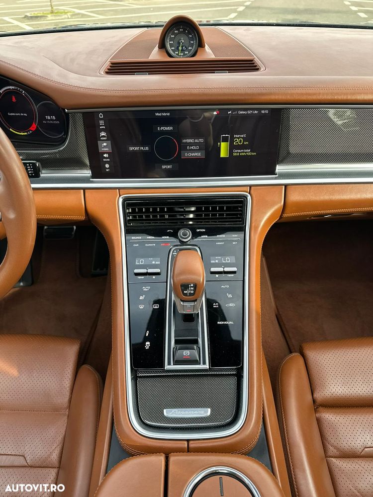 Porsche Panamera 4 E-Hybrid - 16
