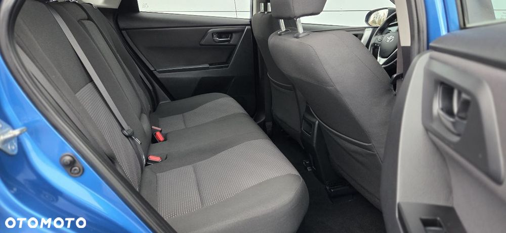 Toyota Auris 1.8 HSD Luna - 23